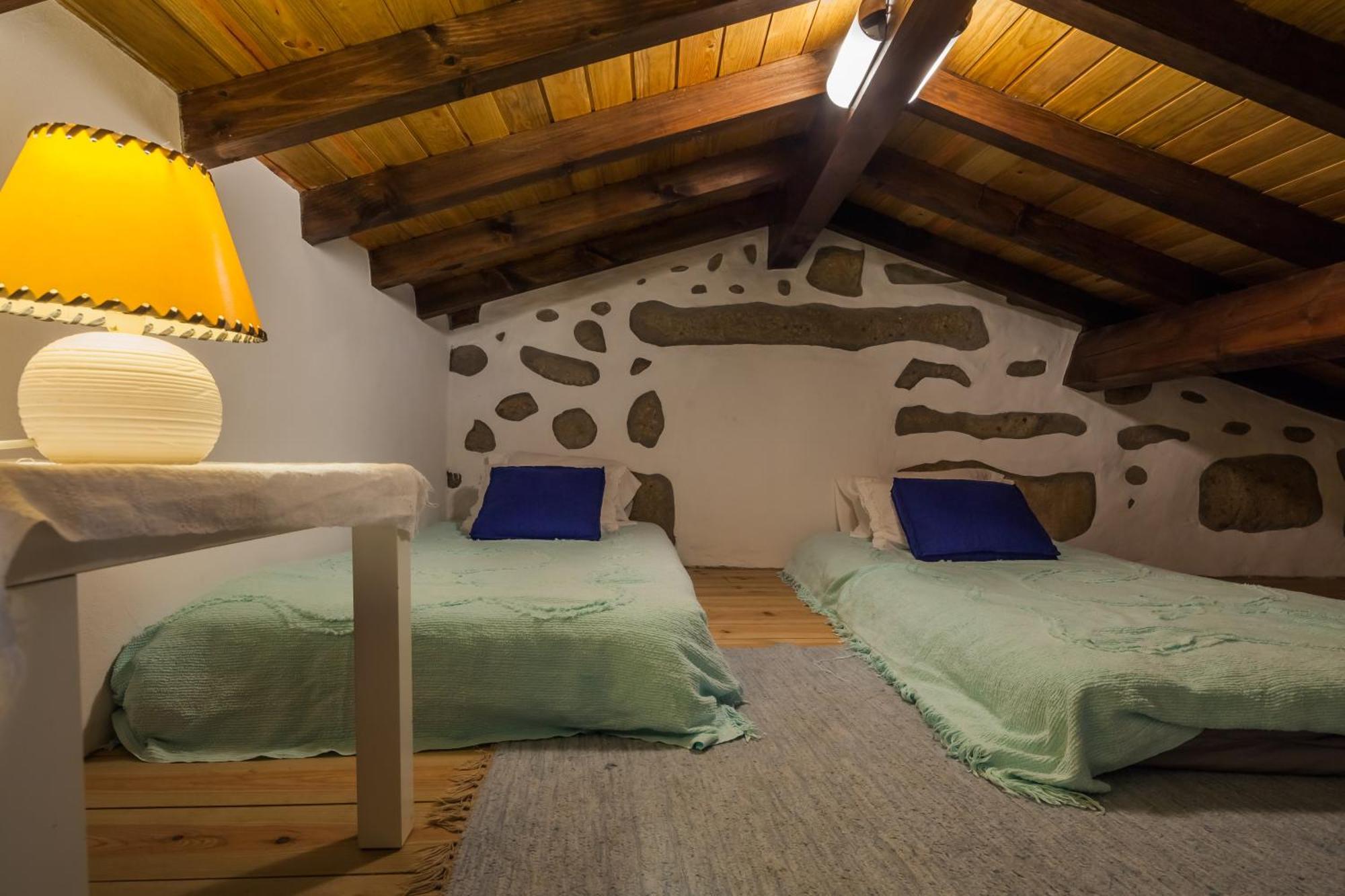 1720 Quinta Da Cancela - Winery & Farmhouse Гимарайнш Номер фото
