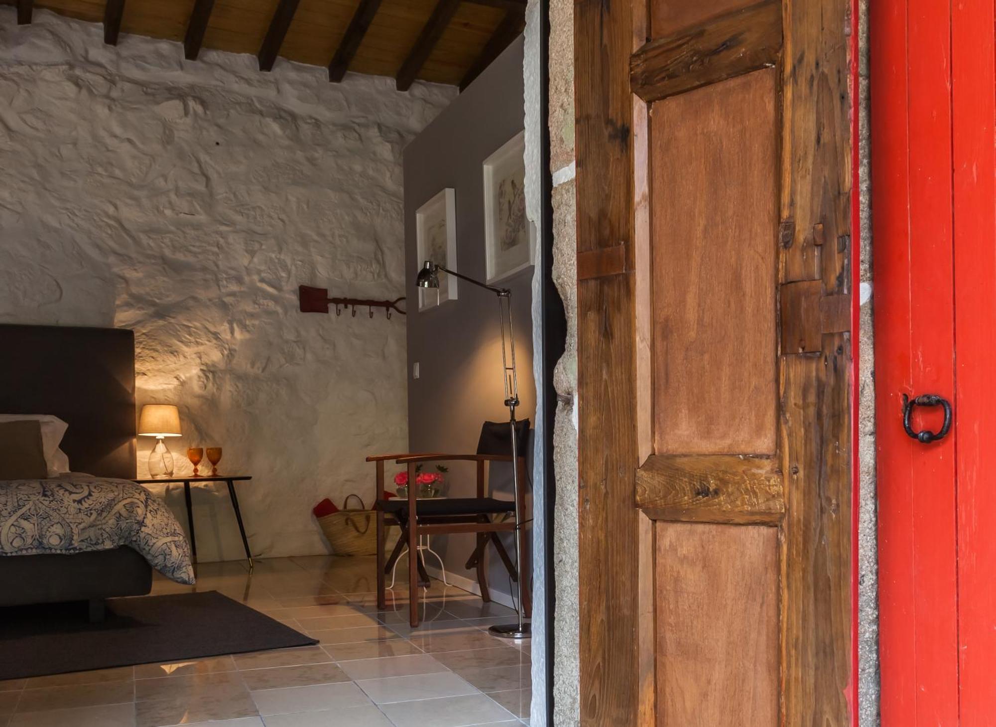 1720 Quinta Da Cancela - Winery & Farmhouse Гимарайнш Экстерьер фото